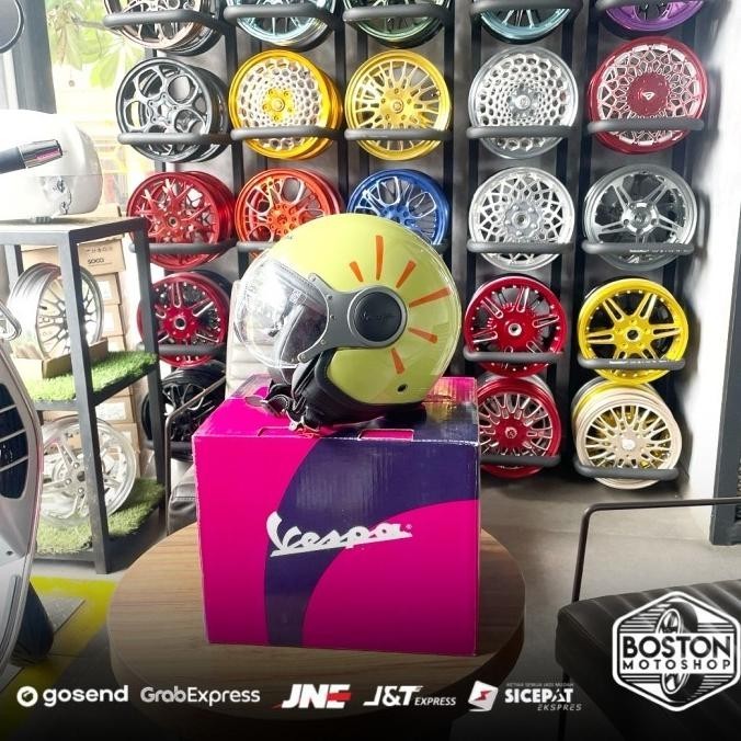 HELM VESPA 946 ANNIVERSARY 10TH BUNNY LUNAR ORIGINAL