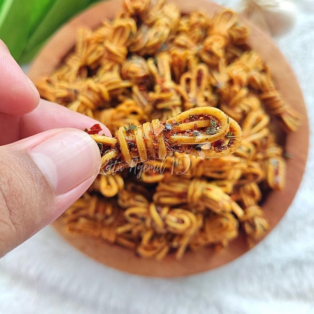 

Ready 500Gram Mie Gulung Cetar Daun Jeruk Termurah