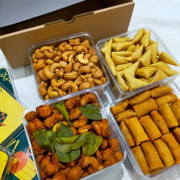 

Hampers Lebaran Mede, Samosa & Sumpia (Paket B)