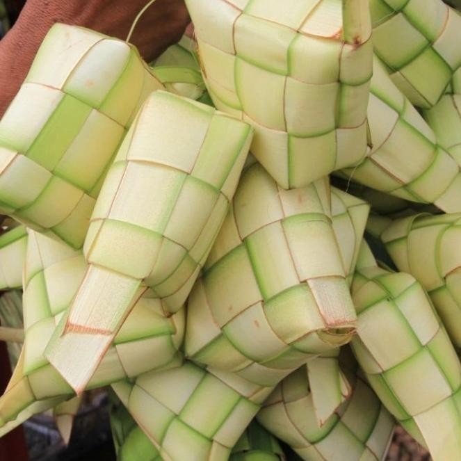 

kulit ketupat mentah isi 10 pcs
