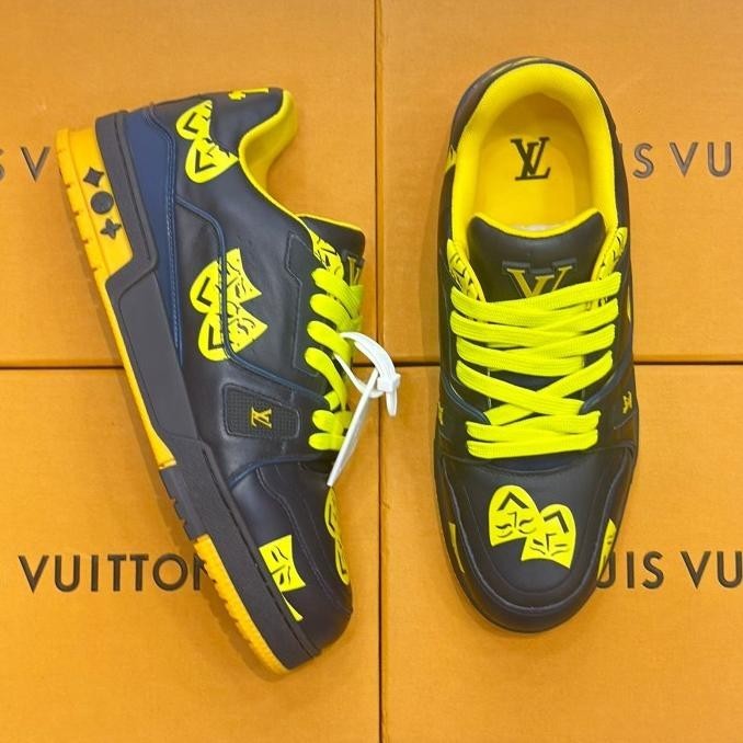 Sepatu Sneakers Pria Import / Sneaker Pria Casual Branded Vvip  Ruhmacil