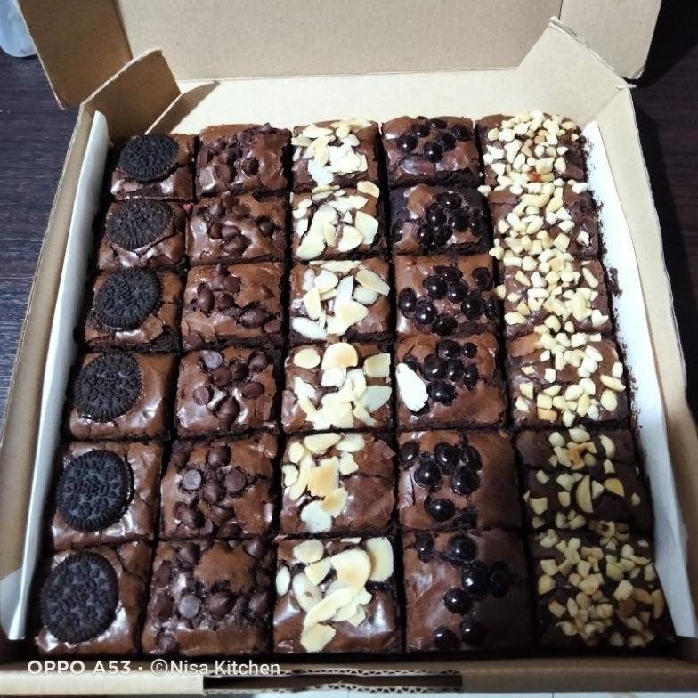 

LANGSUNG KIRIM BROWNIES PANGGANG 20X20CM