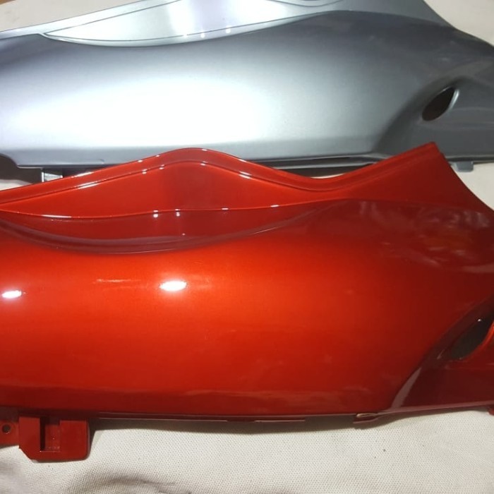 COVER SAMPING BODY BUAT KYMCO EASY ADA BAGIAN KAKI ADA YANG PATAH