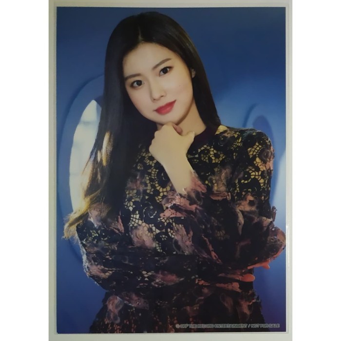 

Raw Photo Kang Hyewon Buenos Aires Wiz*One Version
