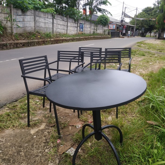 meja dan kursi besi outdoor cafe 1 meja dan 2 kursi