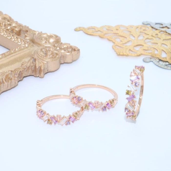 Cincin Sandra Dewi Gold Baguette Ri221326