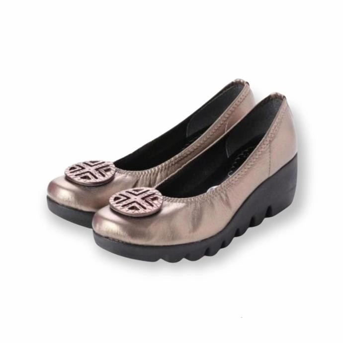 Sepatu Wanita First Contact Logo Wedges