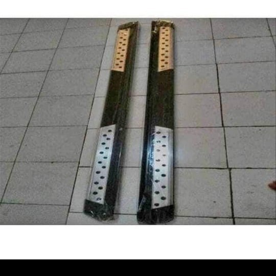 FOOT STEP INJAKAN SAMPING MOBIL RUSH 2007