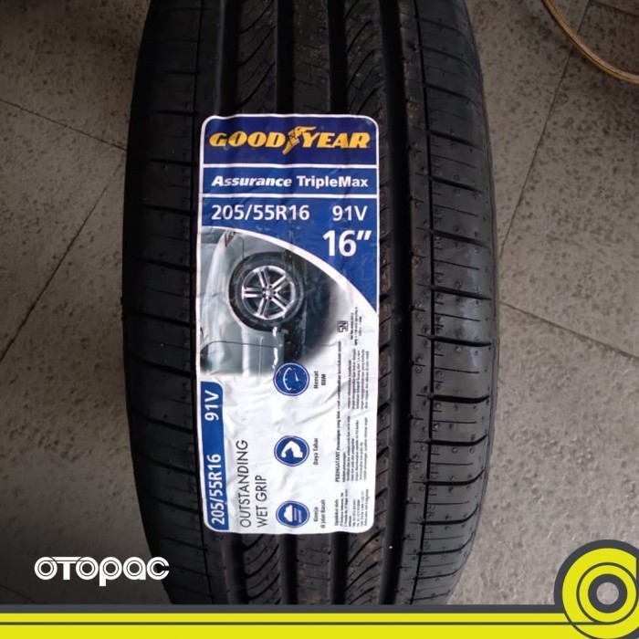 BAN MOBIL GOODYEAR 205/55 R16 ASSURANCE TRIPLEMAX