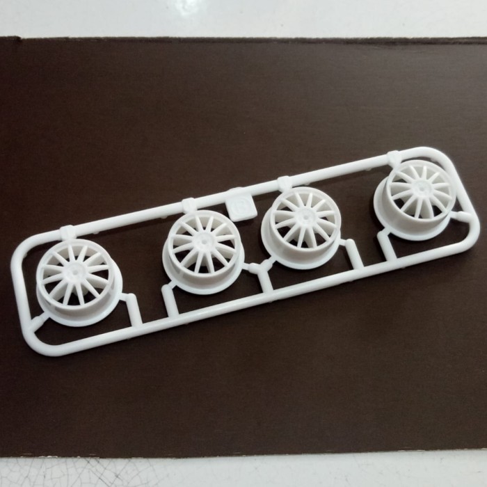 Velg Medium Model Fin warna Putih White Original Tamiya