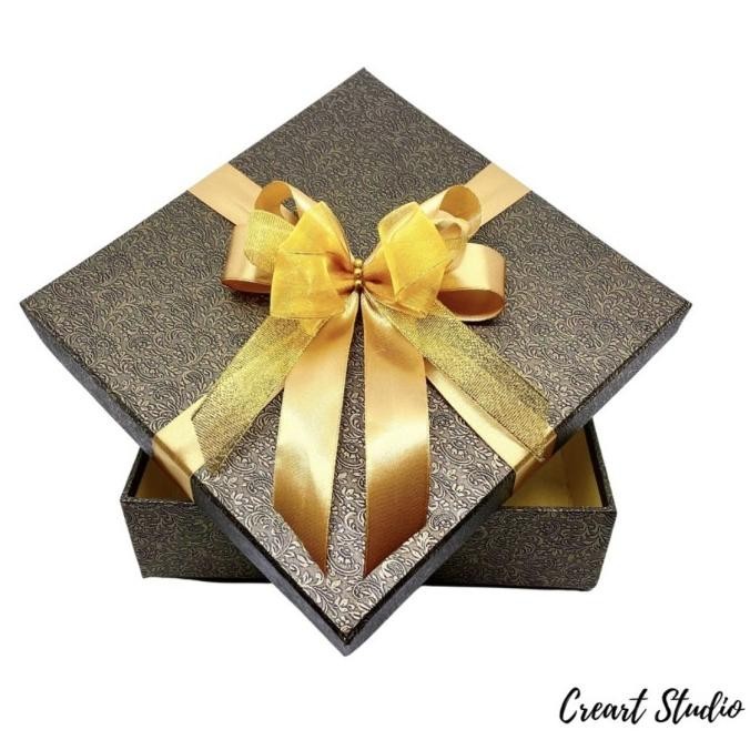 

Kotak Kado, Hampers, Gift Box, Kotak Kue 30 x 30 cm Tinggi 10 cm