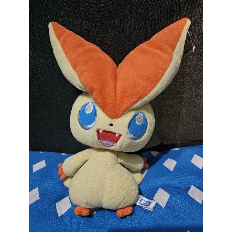 Boneka Pokemon Victini Takara Tomy