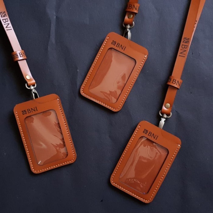 

BARANG TERLARIS ID CARD HOLDER KULIT CUSTOM NAMA & INSTANSI/PERUSAHAAN
