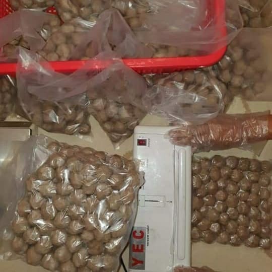 

JUAL pentol kasar / bakso halus isi 50