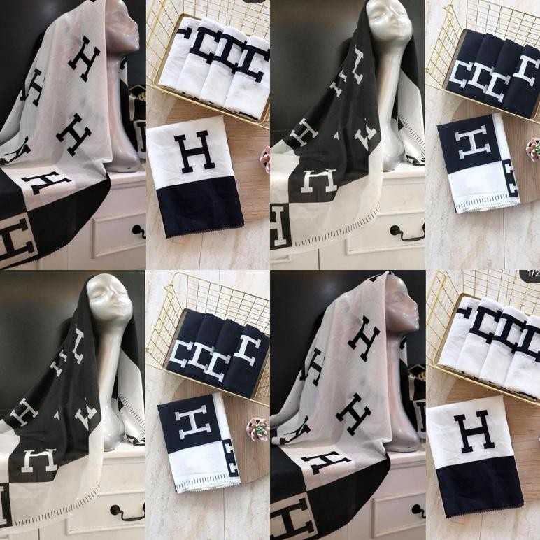 Segiempat Voal Motif 115X115Cm