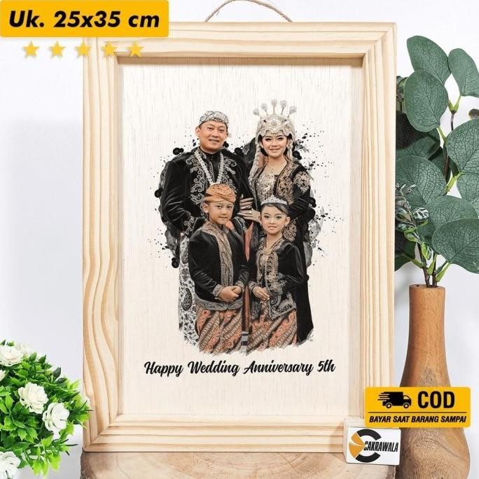 Lukisan Kayu Custom Unik Foto Keluarga Ukuran 25X35