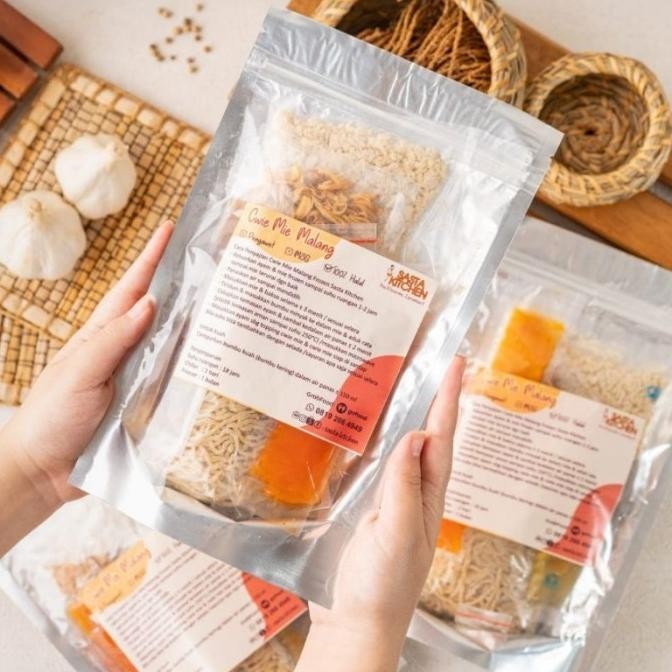 

Uinn - Hampers/Parcel Lebaran Cwie Mie / Frozen Food / Bingkisan