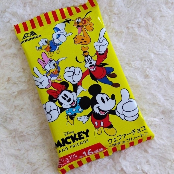

] Chocolate Waffer Free Collecting Card Of Mickey and Friends