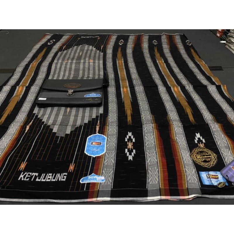 Sarung KETJUBUNG RED Mercerized Motif SGW GOLD 02