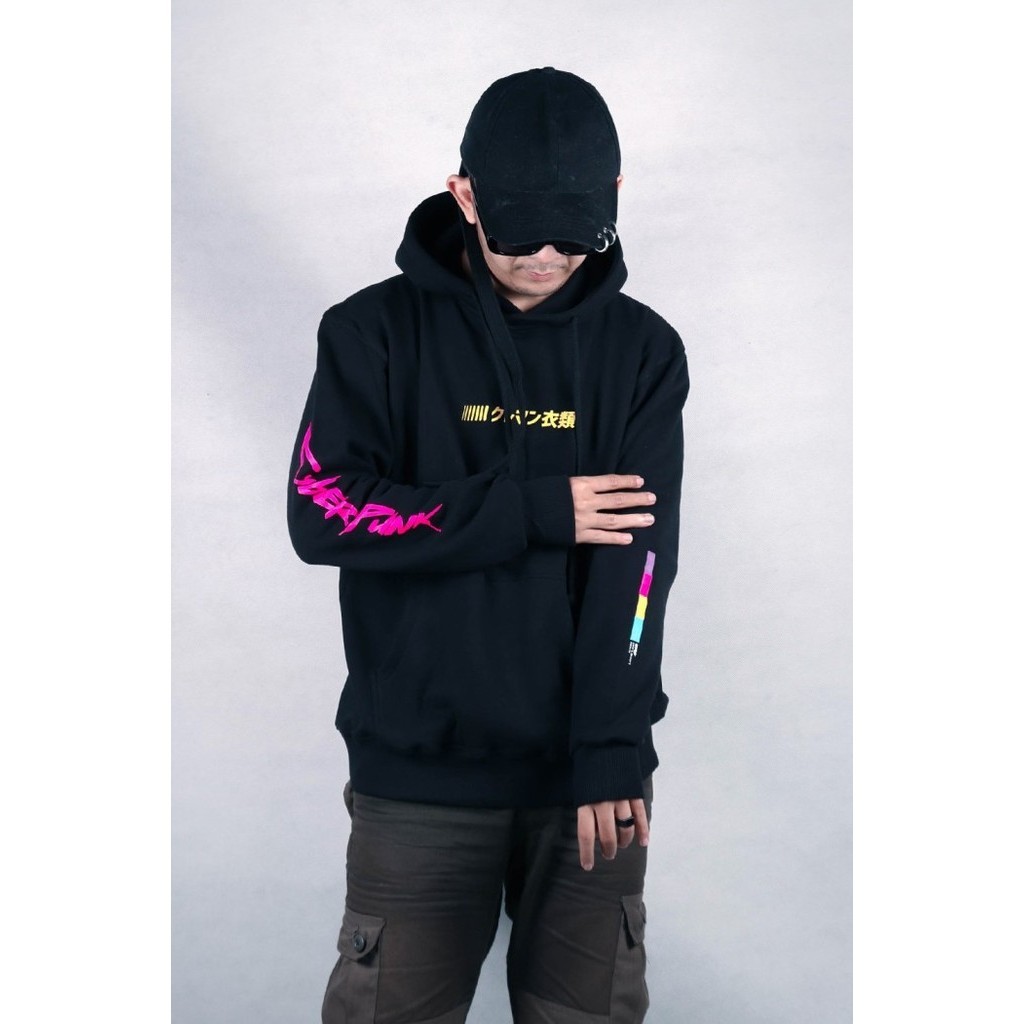 Kremlin Electropunk Pullover Hoodie Hitam - Kazuo