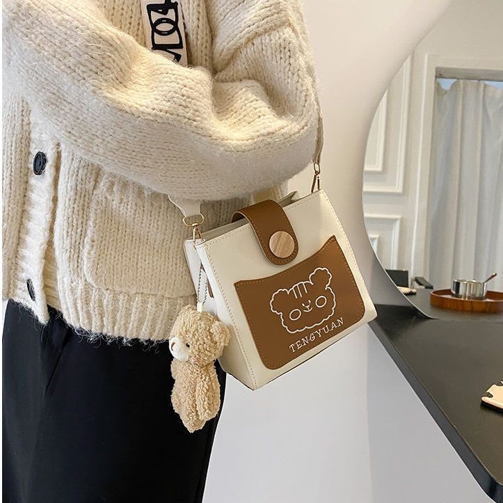 Tas Selempang Wanita, Tas Bucket Trendi Baru, Tas Selempang Tali Lebar, Tas Wanita Beruang