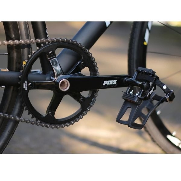 Pizz Black Crankset Hollowtech