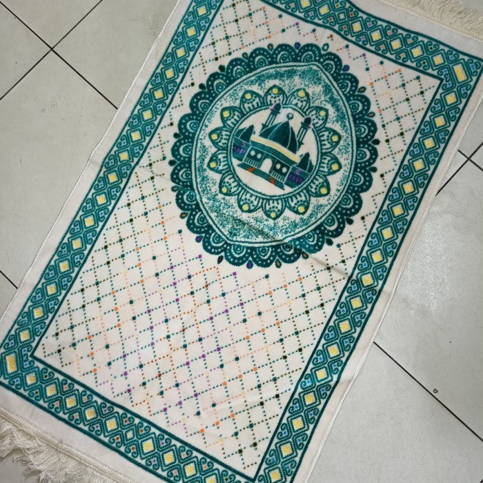 Sajadah Turki Bulu Tebal / Sajadah Putih / Sajadah Turki Motif