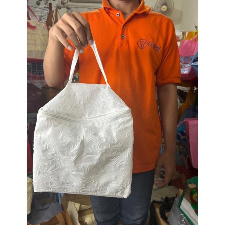 

SALE HARGA LUSIN ISI 12 BIJI- TAS HAJATAN KUBUS EMBOS PREMIUM TEBAL ASLI 70 GSM SIZE 22x22 -PAKAI RESLETING- er-6