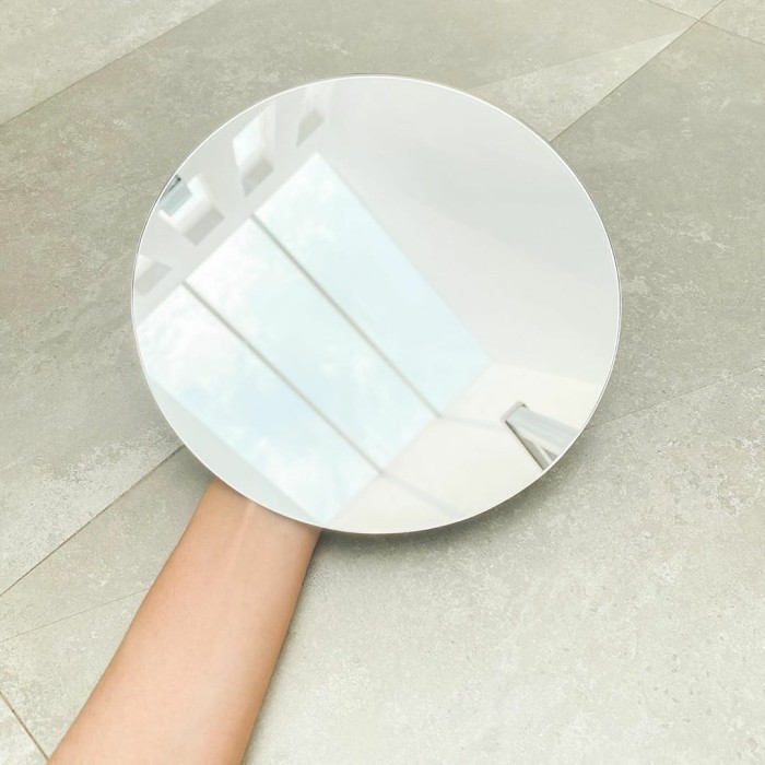 CERMIN BULAT ESTETIK