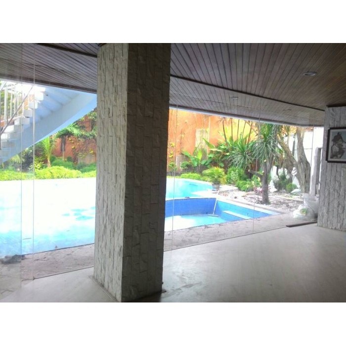 Partisi Kaca Tempered (Sekat Dinding Kaca)