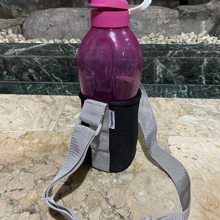 Botol Minum Tupperware 2 Liter + Eco Bottle Strap