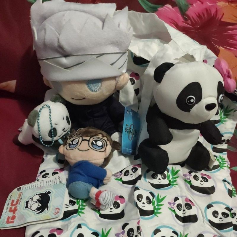 boneka, gantungan kunci. Detective Conan/ Gojo/ Tigger Winnie the Pooh/ Panda/ Anime (BACA DESKRIPSI