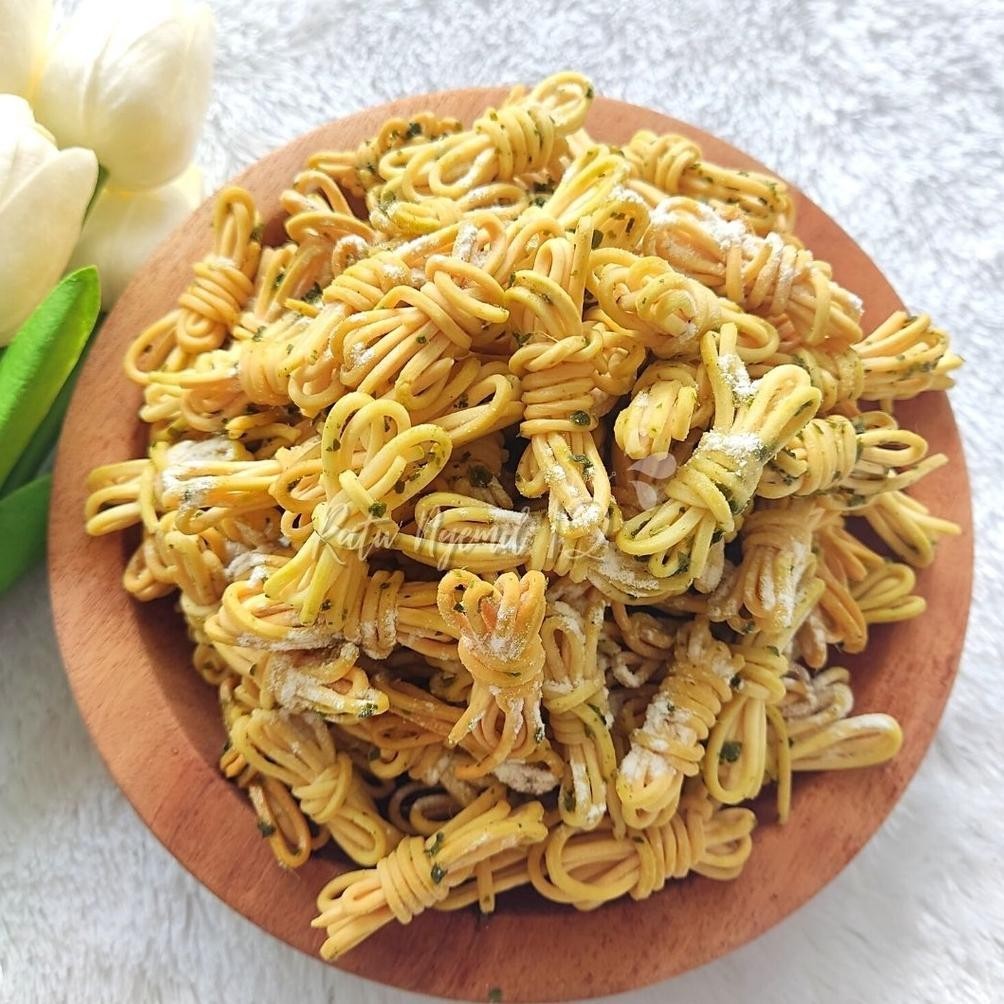 

500Gram Mie Gulung Cetar Daun Jeruk