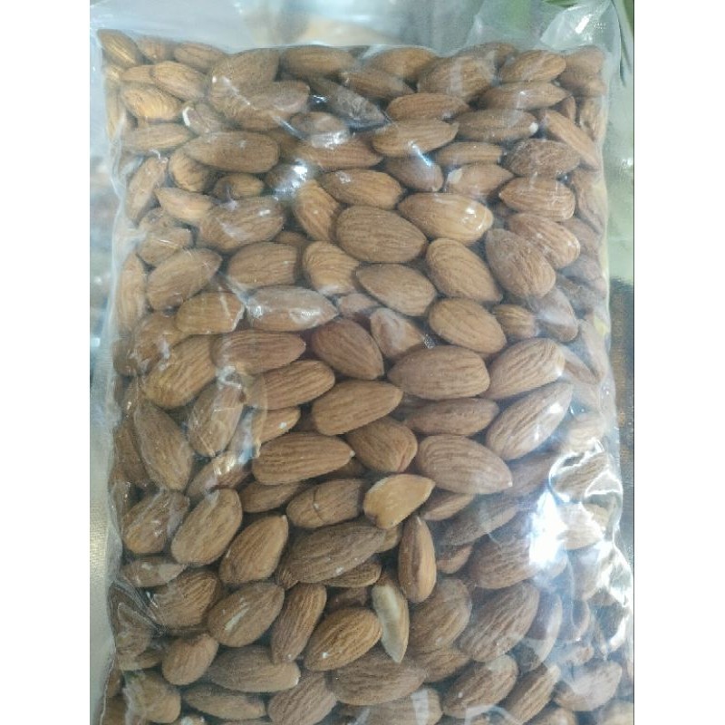 

Kacang almond mentah import 100gr