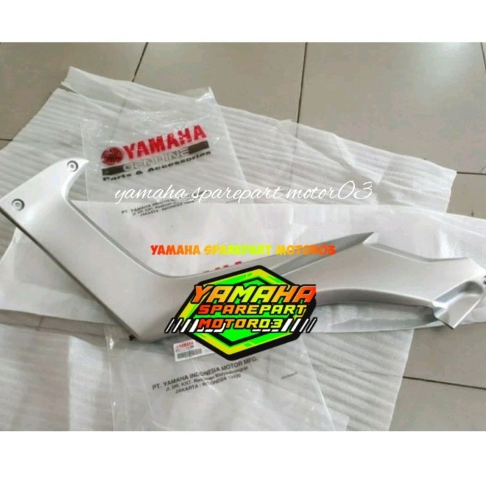 DELTABOX KANAN SAMBUNGAN BODY NMAX OLD HITAM ORIGINAL YGP