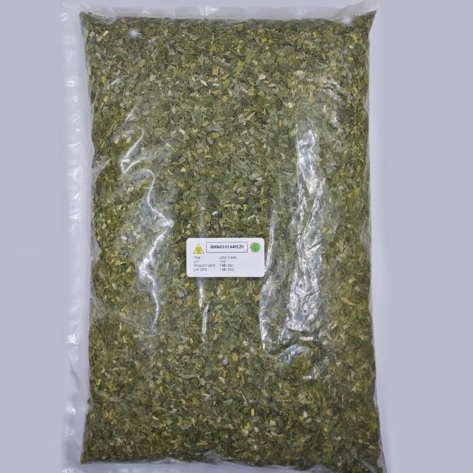 

Daun Bawang Kering / Leek Flake Kemasan 1 Kg Kualitas Premium