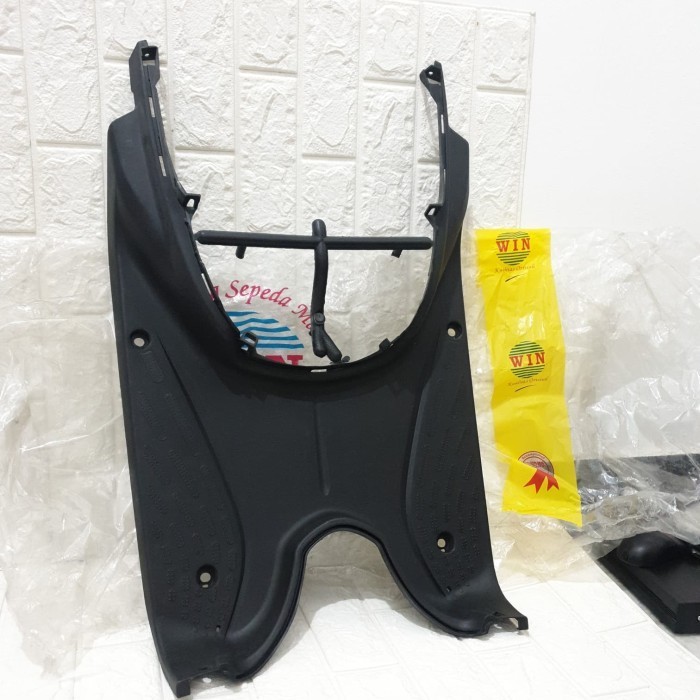 BORDES PIJAKAN INJAKAN KAKI ATAS SCOOPY KARBU LAMA MERK WIN PRODUCT