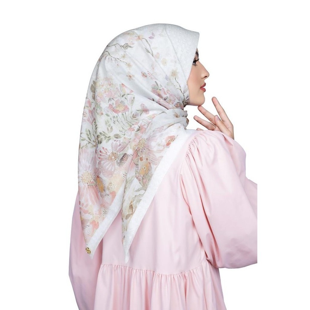 Nada Puspita - Viola - Moonflower