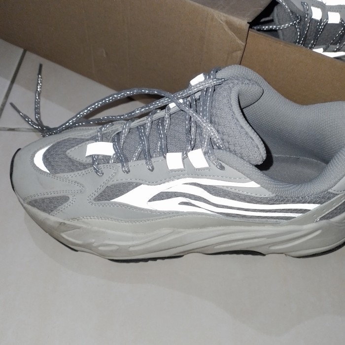 YEEZY 700 STATIC SECOND