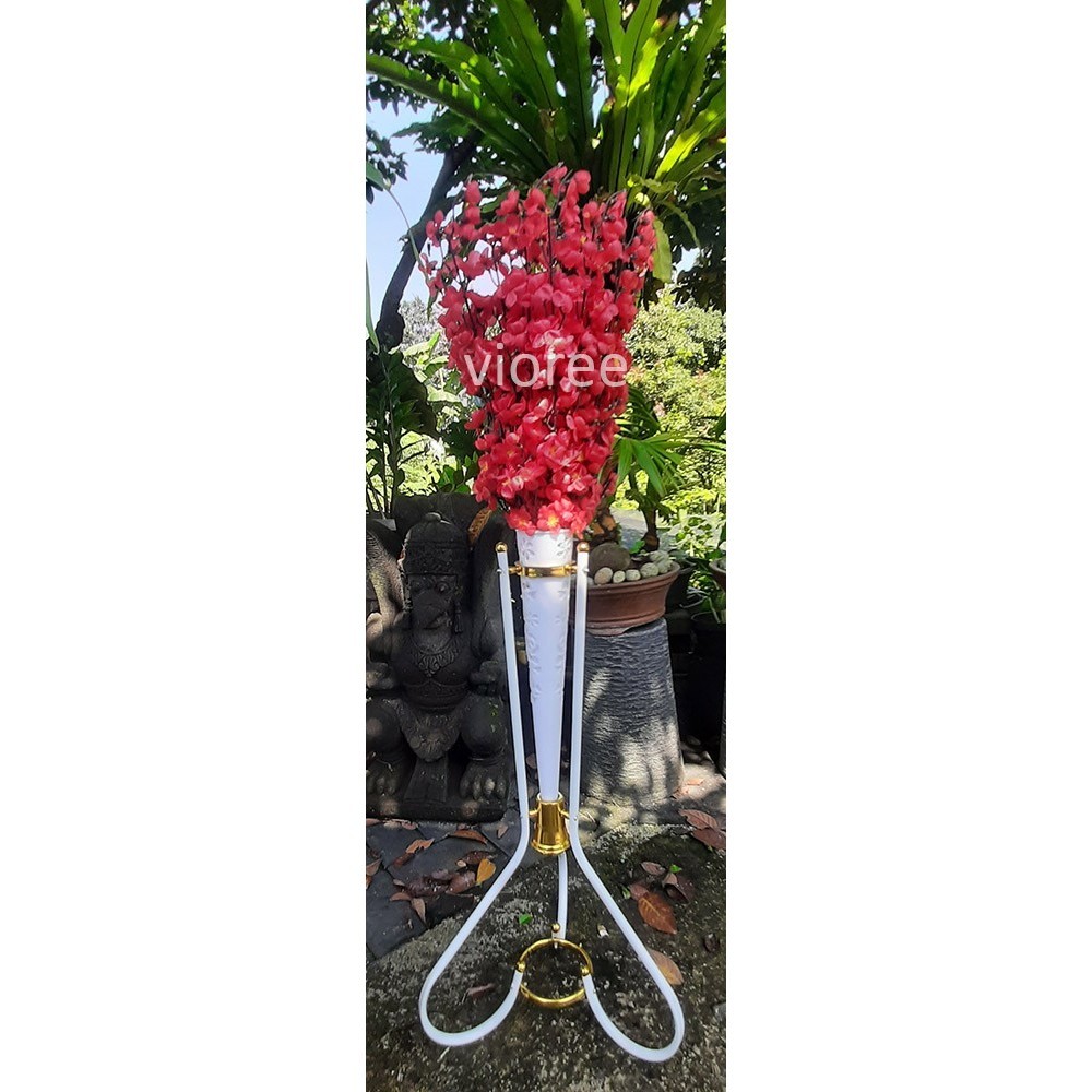Pot Bunga Sakura Plastik Vas Kerucut Standing Besi Hiasan Sudut Pojok