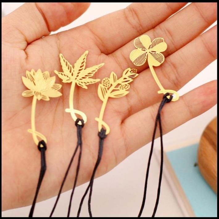 

HOT DEAL BOOKMARK / PEMBATAS BUKU METAL BENTUK DAUN AT0085