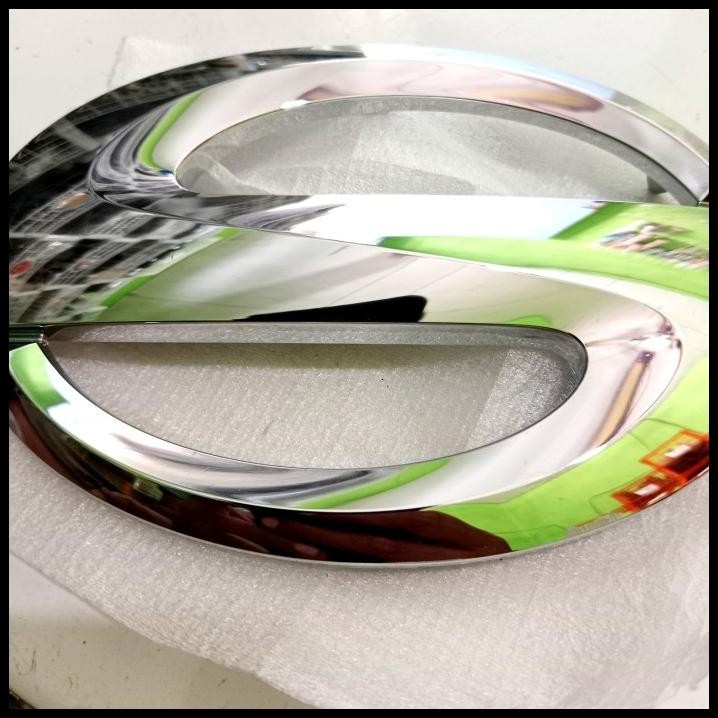 LOGO EMBLEM LAMBANG S GRIL DEPAN MOBIL DAIHATSU SIGRA