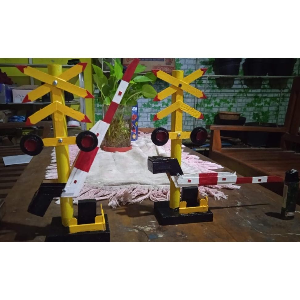 Mainan Miniatur Kereta Api Viral Mainan Miniatur Palang Pintu Kereta Api Indonesia Palang Sepur Kai 