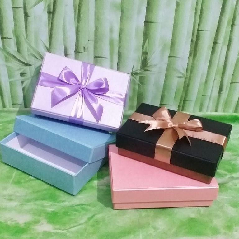 

Beli 2 Murah Giftbox / Hardbox / Hardbox Hampers / Box Kado / Kotak Kado/ Kotak Souvenir / Box Costum