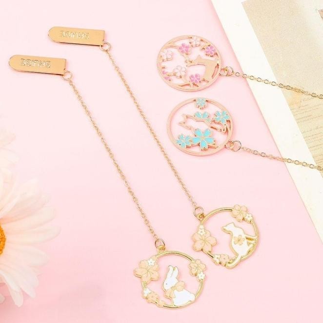 

Ly Pembatas Buku Dengan Liontin Bentuk Kartun Hewan Bahan Metal Untuk Oktavianilaris