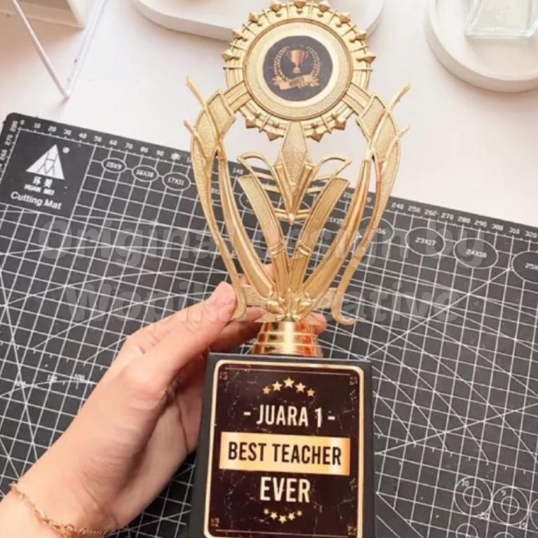 CR - PIALA CUSTOM by Wopika Creative TERLARIS