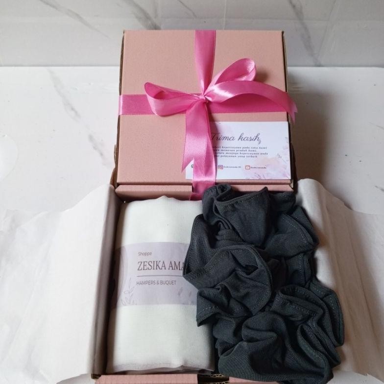 

PAKET BELLA SQUARE HAMPERS MURAH MERIAH KADO ULANG TAHUN CEWEK ORIGINAL PRODUK