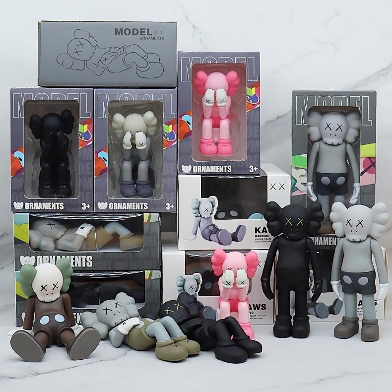PIU Boneka Model Gambar Kaws Ornamen Mobil Perlengkapan Hias Ornamen Mainan TERLARIS