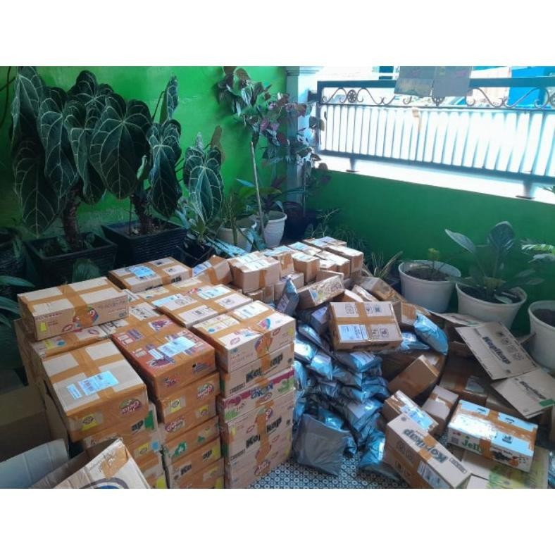 

hjg-7 baso Aci ayam paket 14 bungkus baso 6 butir sudah komplit full bumbu dll enak gurih pedas murah guys Spesial banget harga reseller welcome guys Hemat