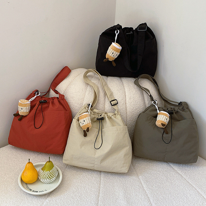 Tas Besar Kasual untuk Wanita Tas Kain Fashion Baru Tas Bahu Tas Tote Kapasitas Besar Tas Selempang 